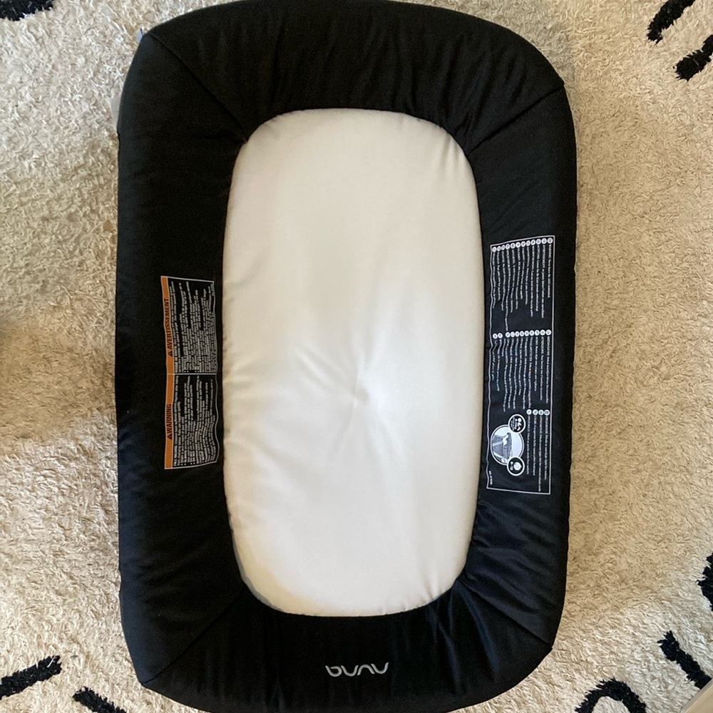 Nuna SENA™ Series Aire Changer - Caviar